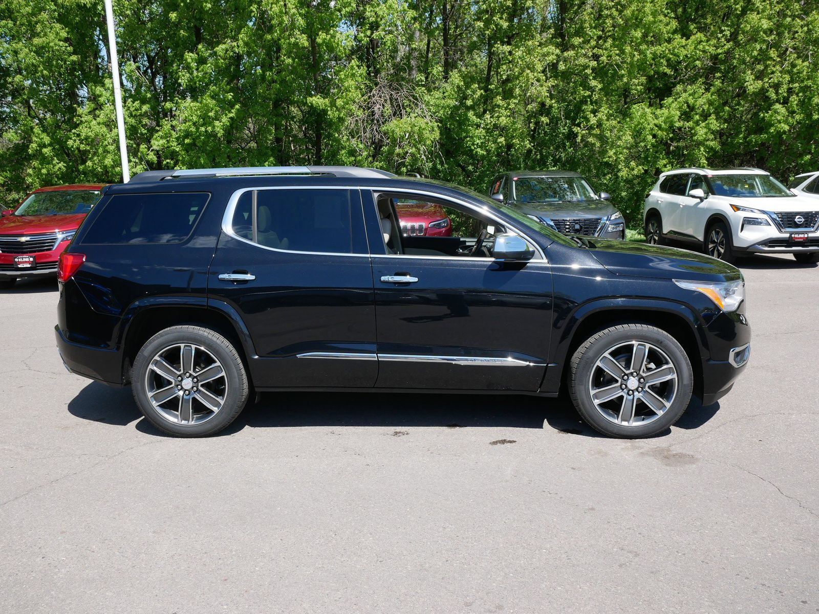 Used 2019 GMC Acadia Denali with VIN 1GKKNXLS5KZ167554 for sale in Maplewood, Minnesota