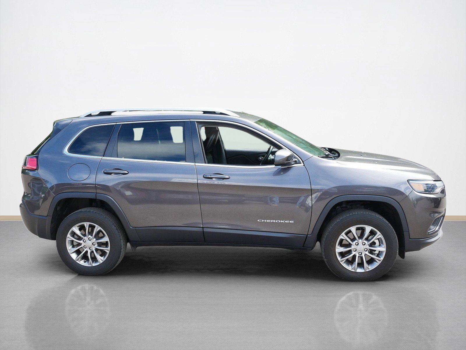 Used 2021 Jeep Cherokee Latitude Lux with VIN 1C4PJMMX6MD102766 for sale in Maplewood, Minnesota