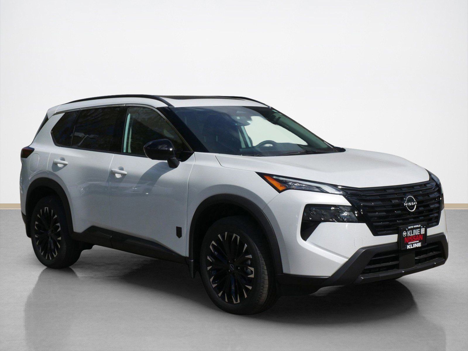 2026 Nissan Rogue Dark Armor AWD's photo