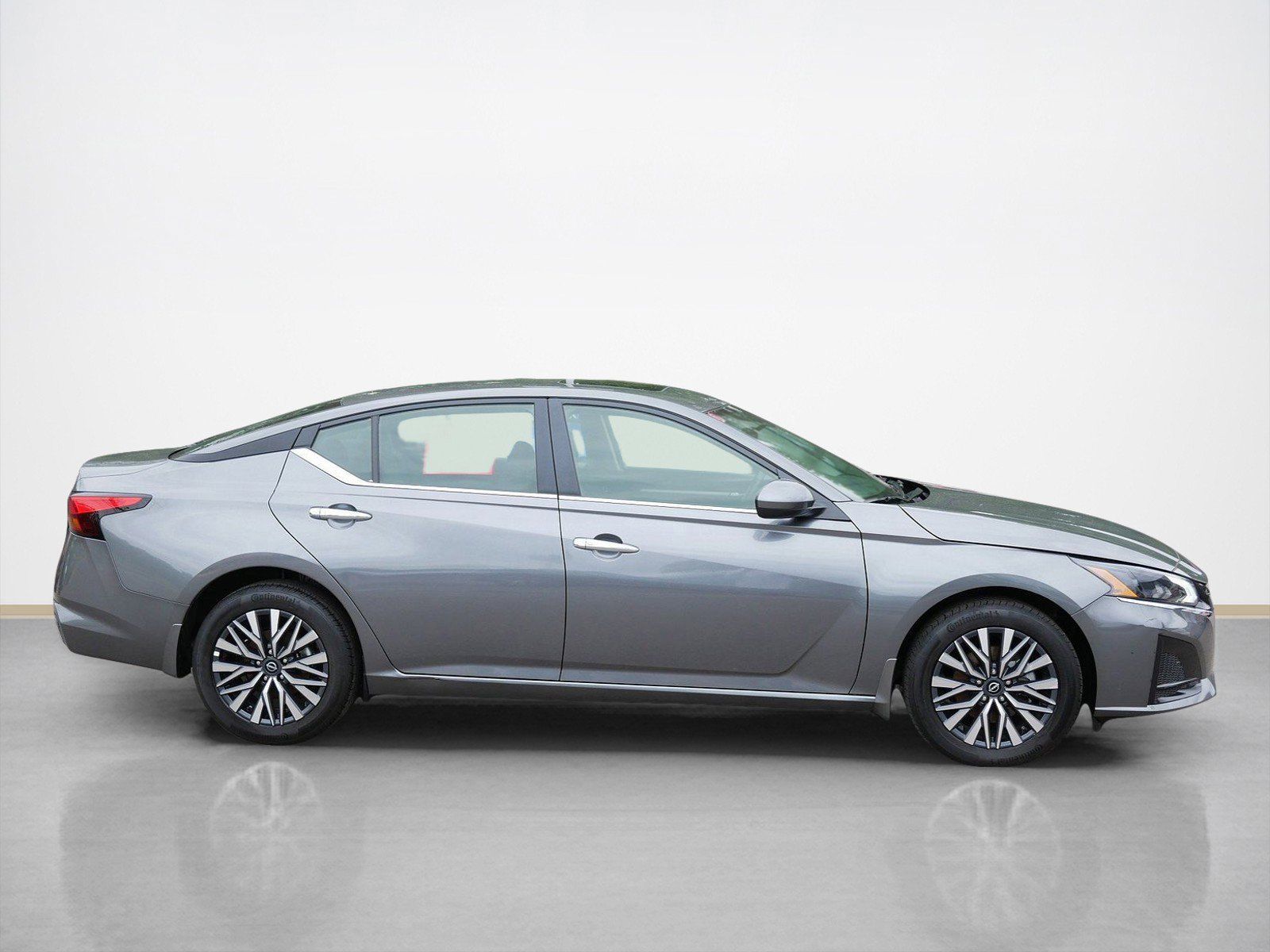 Certified 2023 Nissan Altima SV with VIN 1N4BL4DW7PN394430 for sale in Maplewood, Minnesota