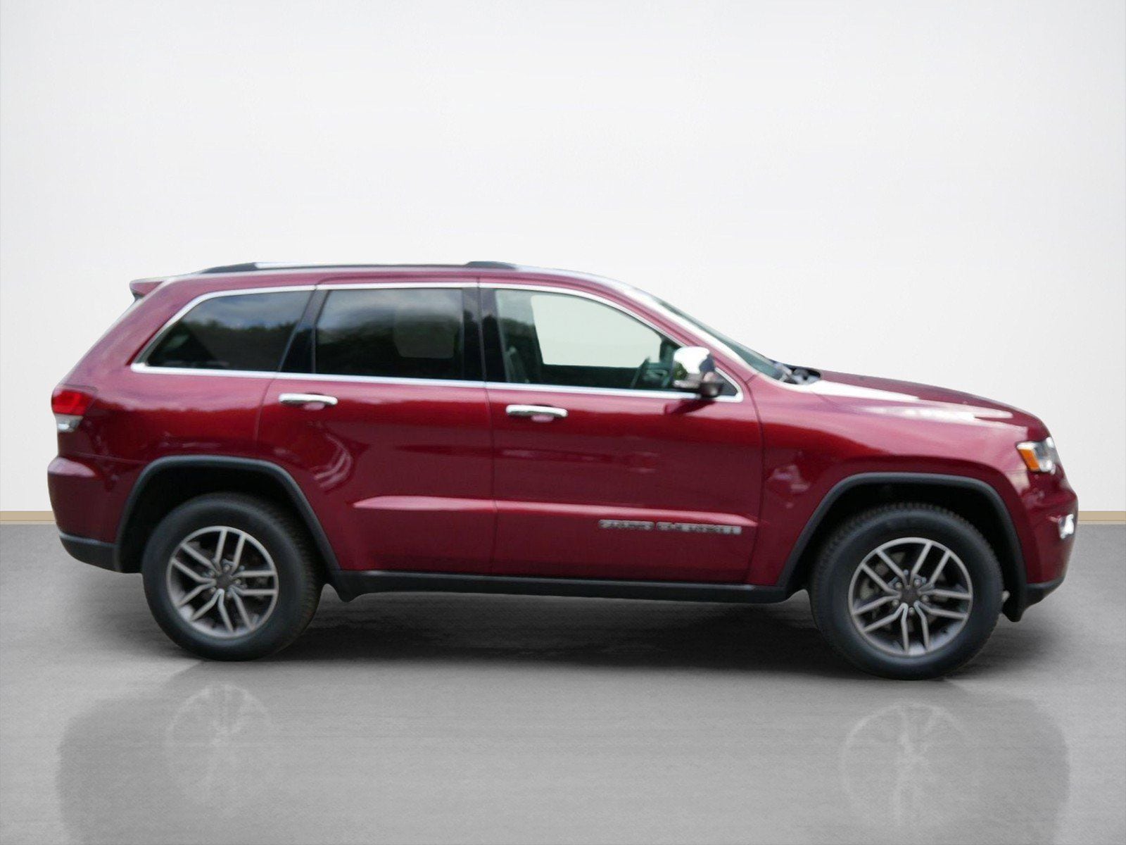 Used 2021 Jeep Grand Cherokee Limited with VIN 1C4RJFBG7MC869376 for sale in Maplewood, Minnesota