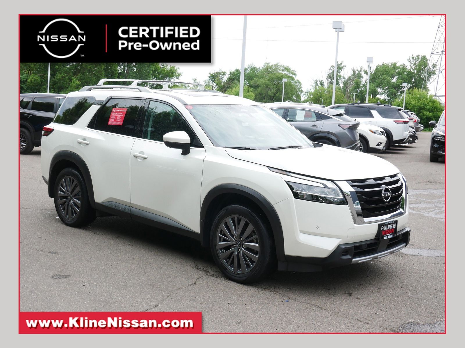 2024 Nissan Pathfinder SL 4WD's photo