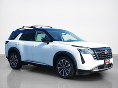 2026 Nissan Pathfinder Platinum SUV