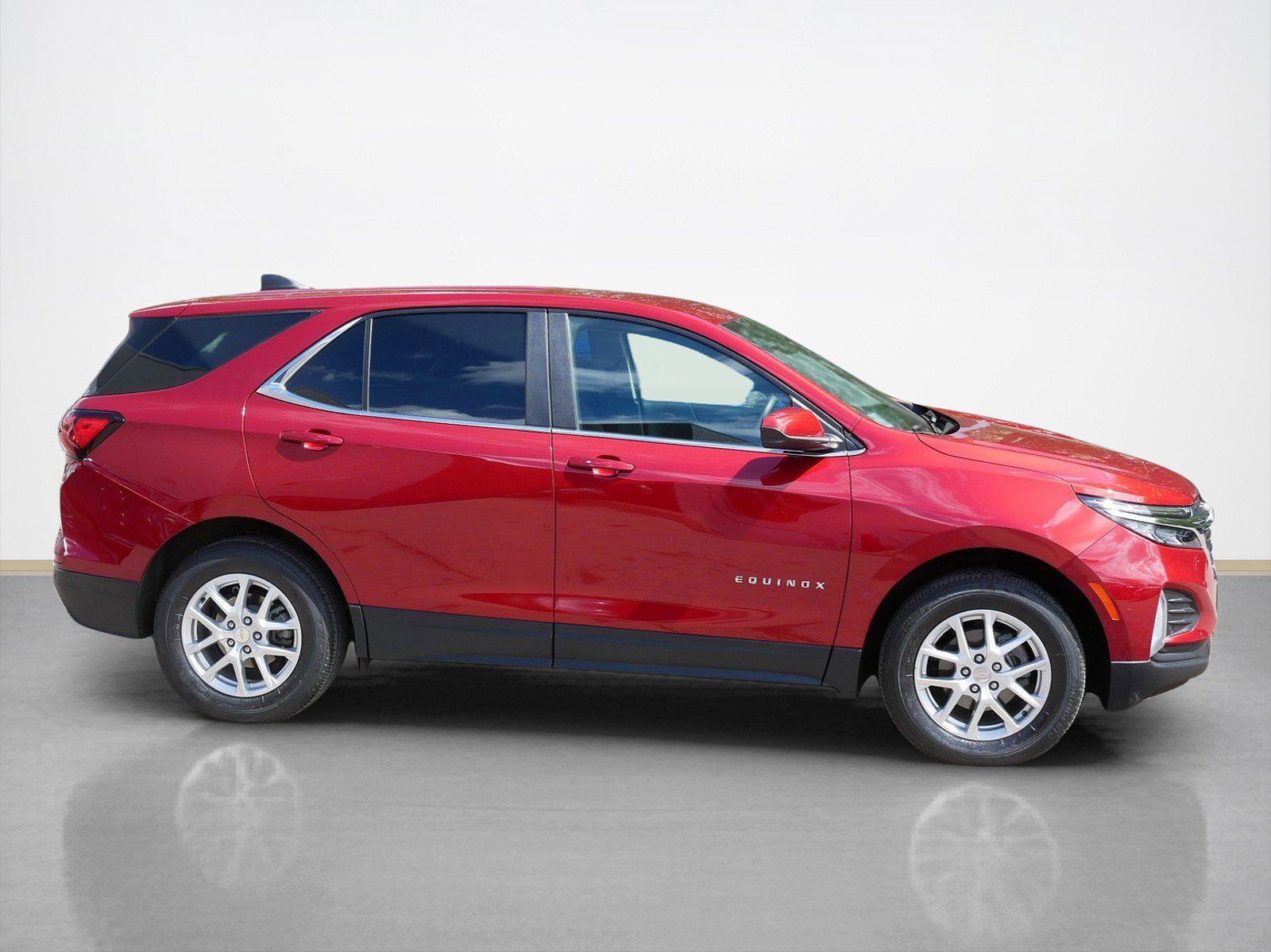 Used 2023 Chevrolet Equinox LT with VIN 3GNAXUEG2PL139869 for sale in Maplewood, Minnesota
