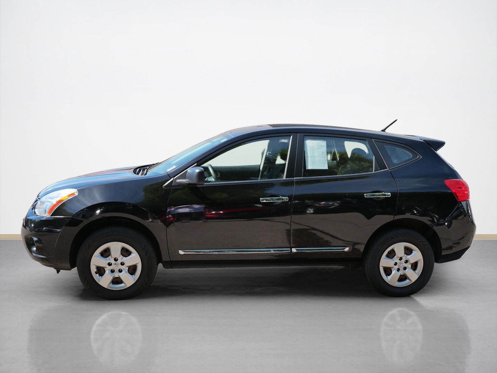 Used 2013 Nissan Rogue S with VIN JN8AS5MV3DW132274 for sale in Maplewood, Minnesota