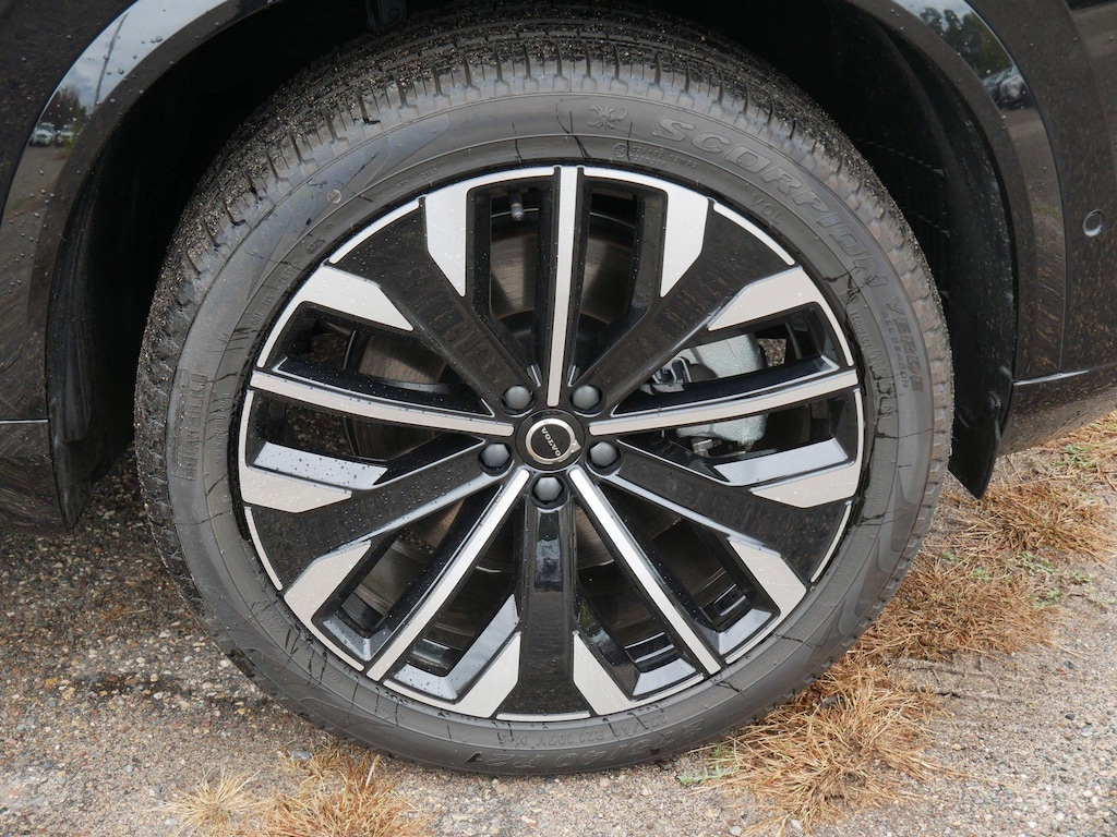 New 2025 Volvo XC90 plug-in hybrid T8 (2025.5) Plus 7-Seater SUV