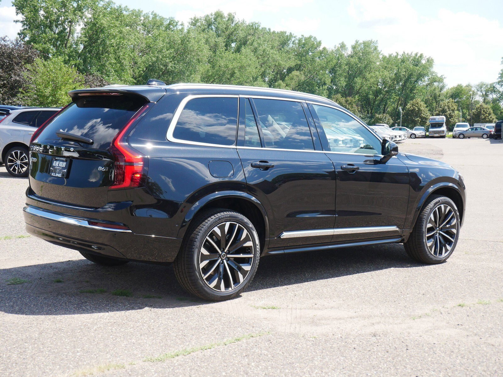 2026 Volvo XC90 Plus photo 2