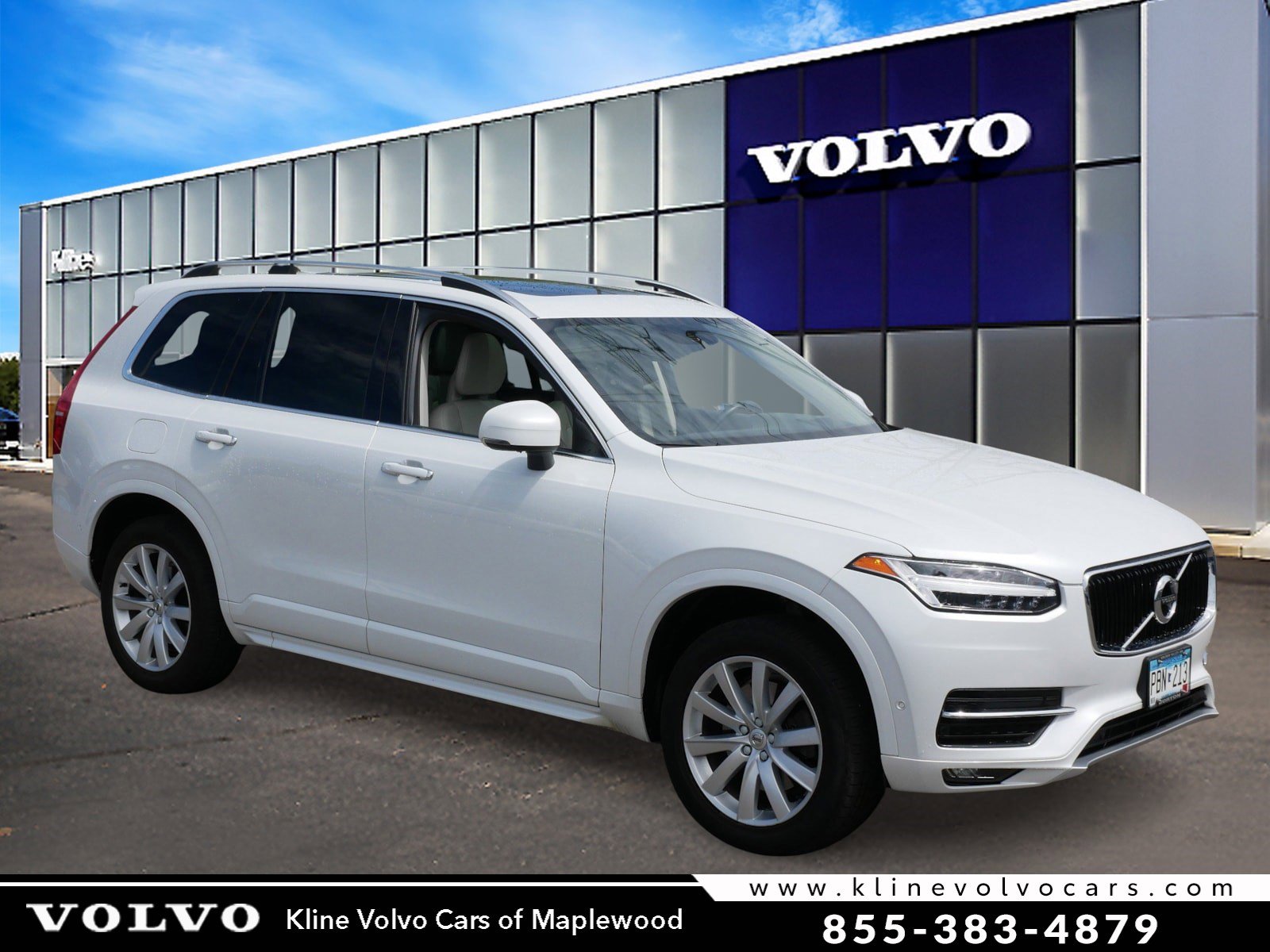 2017 Volvo XC90 T6 AWD Momentum's photo