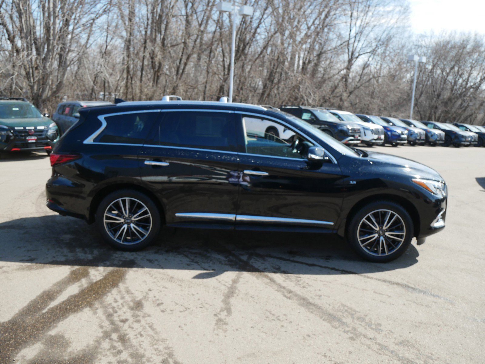 Used 2018 INFINITI QX60 Base with VIN 5N1DL0MM5JC506943 for sale in Maplewood, Minnesota