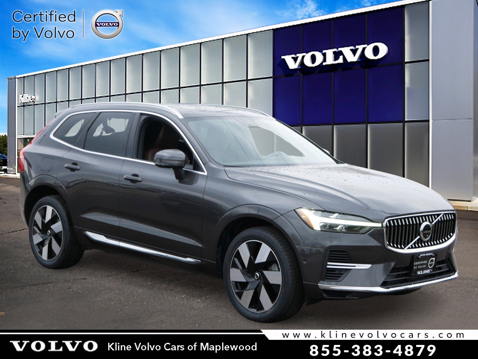 2023 Volvo XC60 T8 Plus Bright Theme AWD's photo