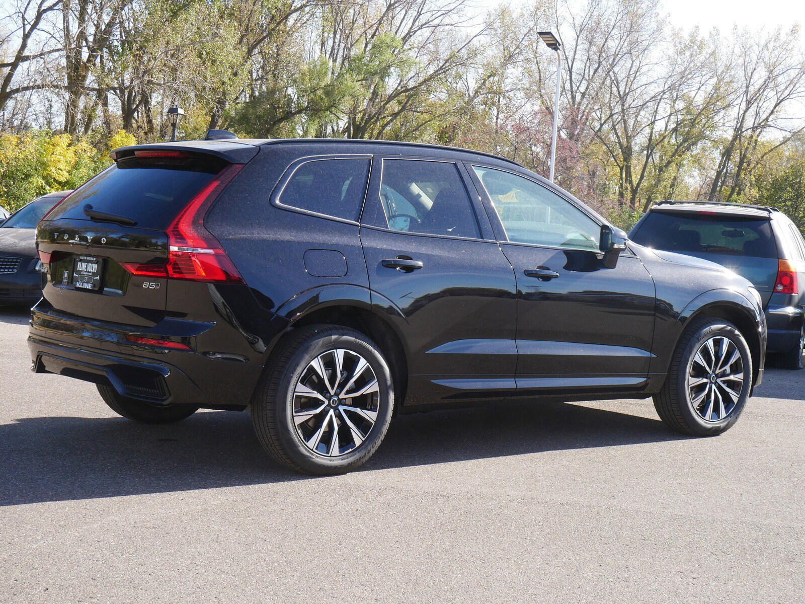 2025 Volvo XC60 B5 Core photo 3