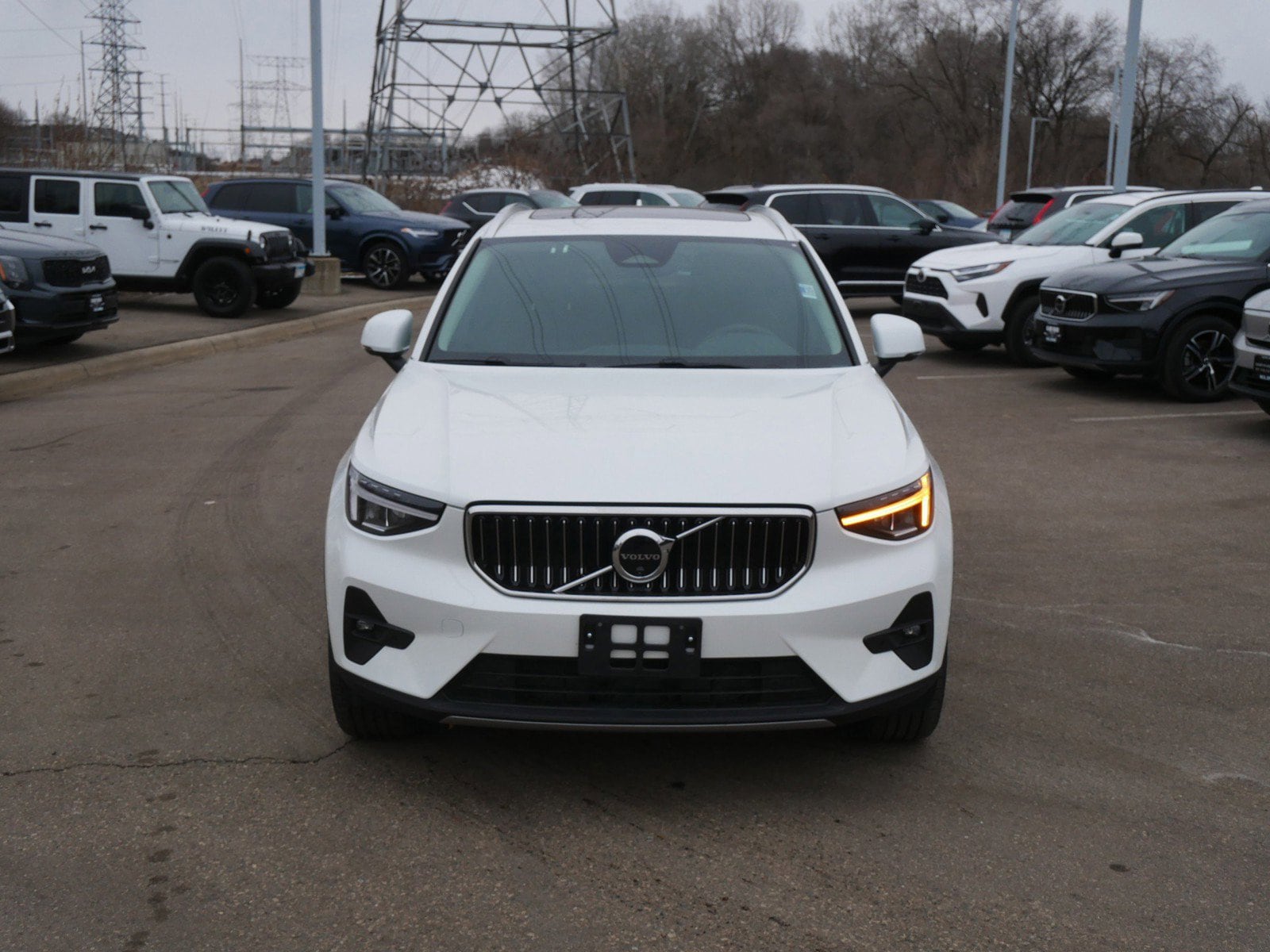 Used 2025 Volvo XC40 Plus with VIN YV4L12UE4S2595127 for sale in Maplewood, Minnesota
