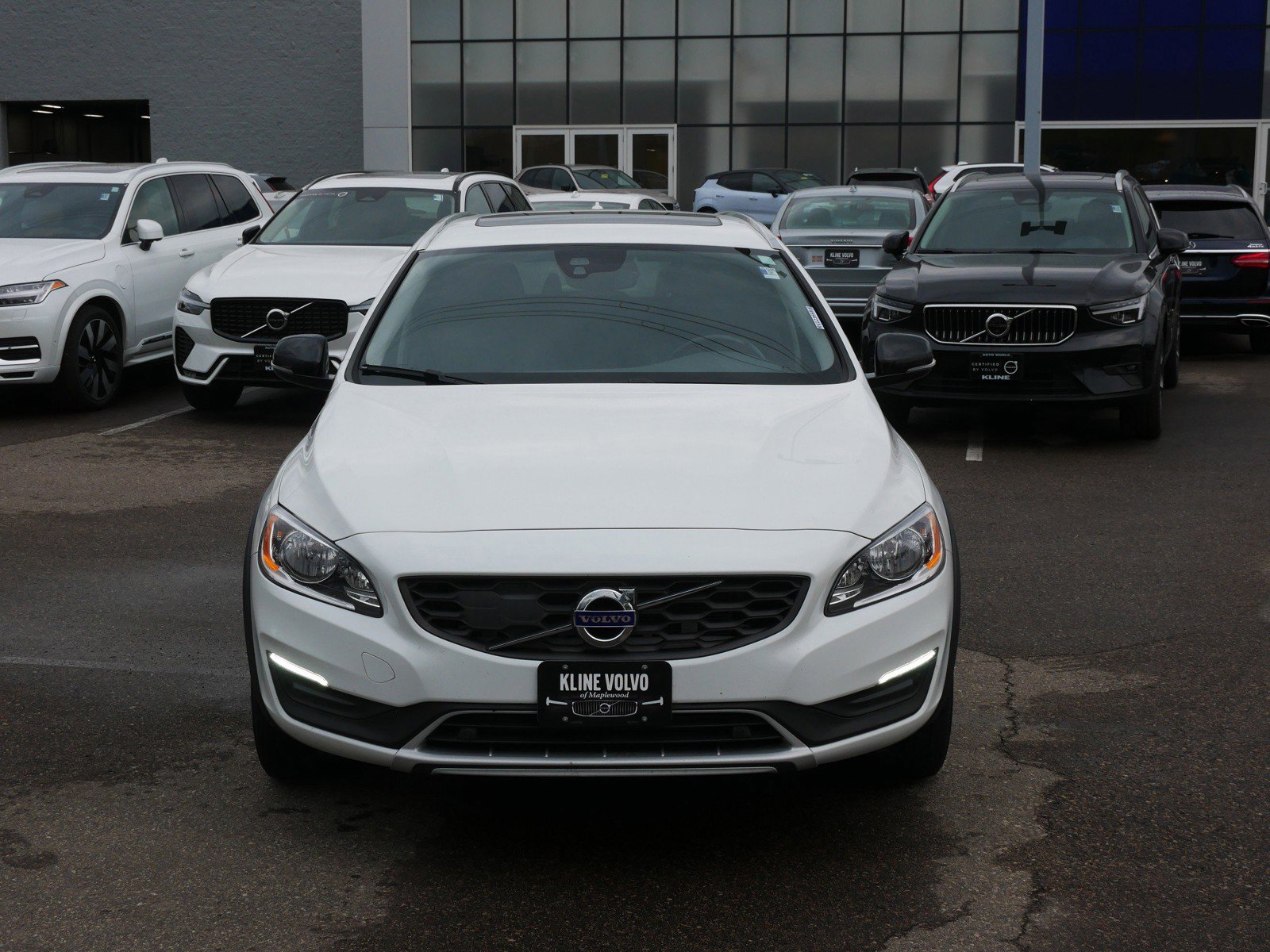 Used 2018 Volvo V60 Base with VIN YV440MWK7J2059633 for sale in Maplewood, Minnesota