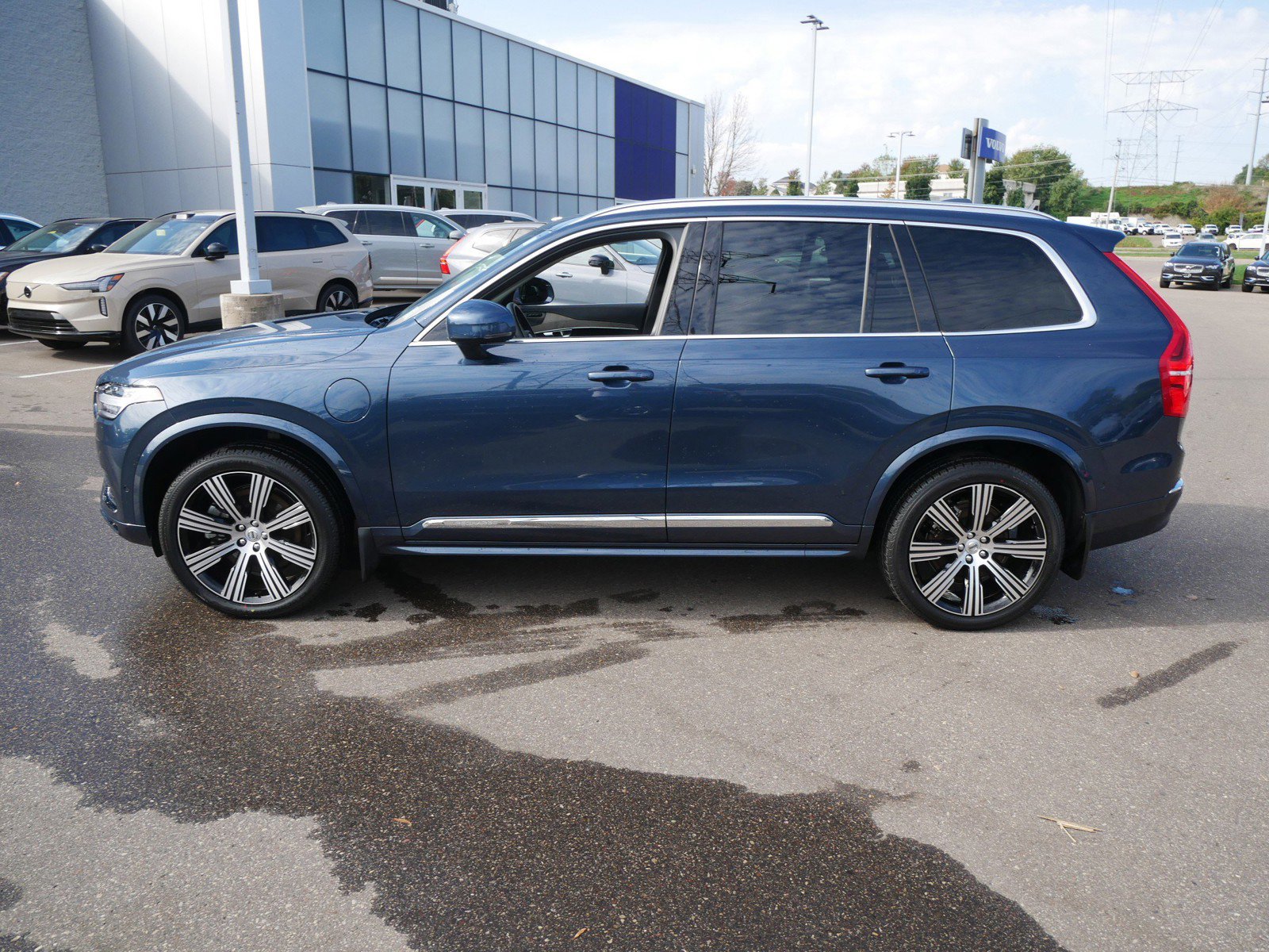 2023 Volvo XC90 Recharge T8 Ultimate photo 4