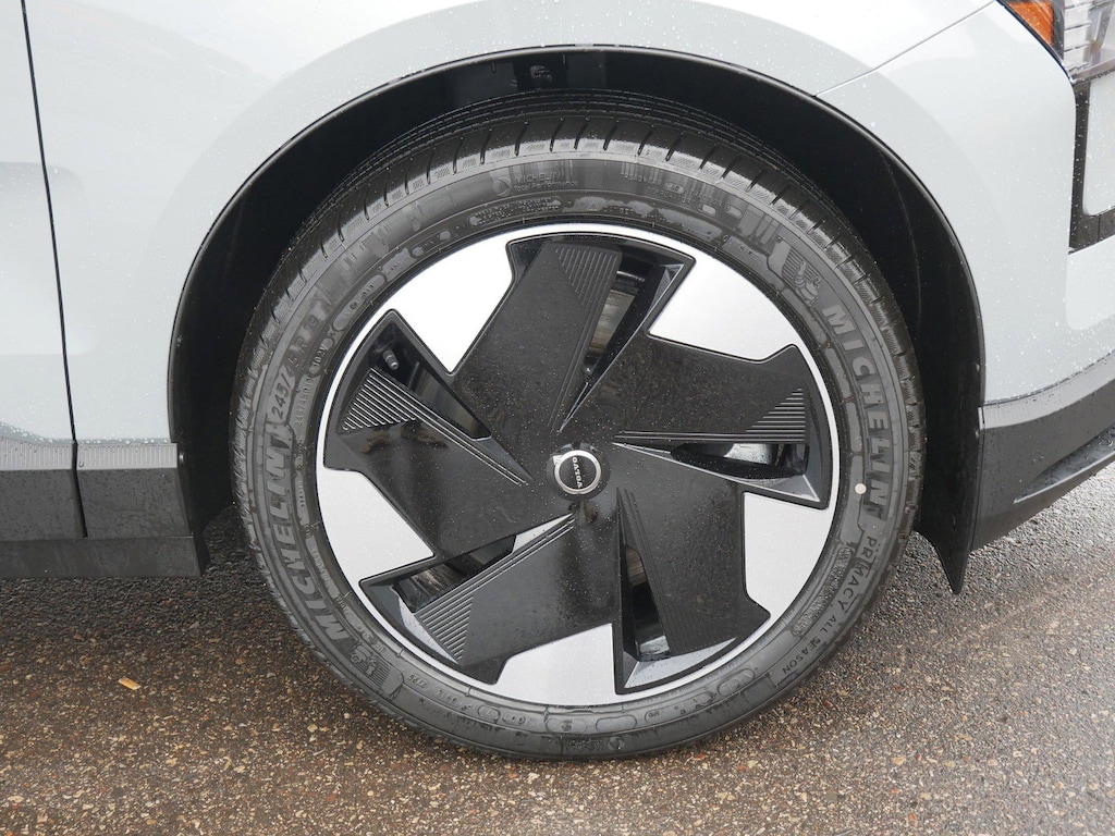 New 2026 Volvo EX30 Twin Motor Plus SUV