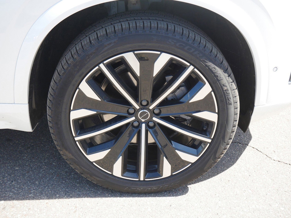New 2026 Volvo XC90 B6 Ultra Dark Theme 6-Seater SUV