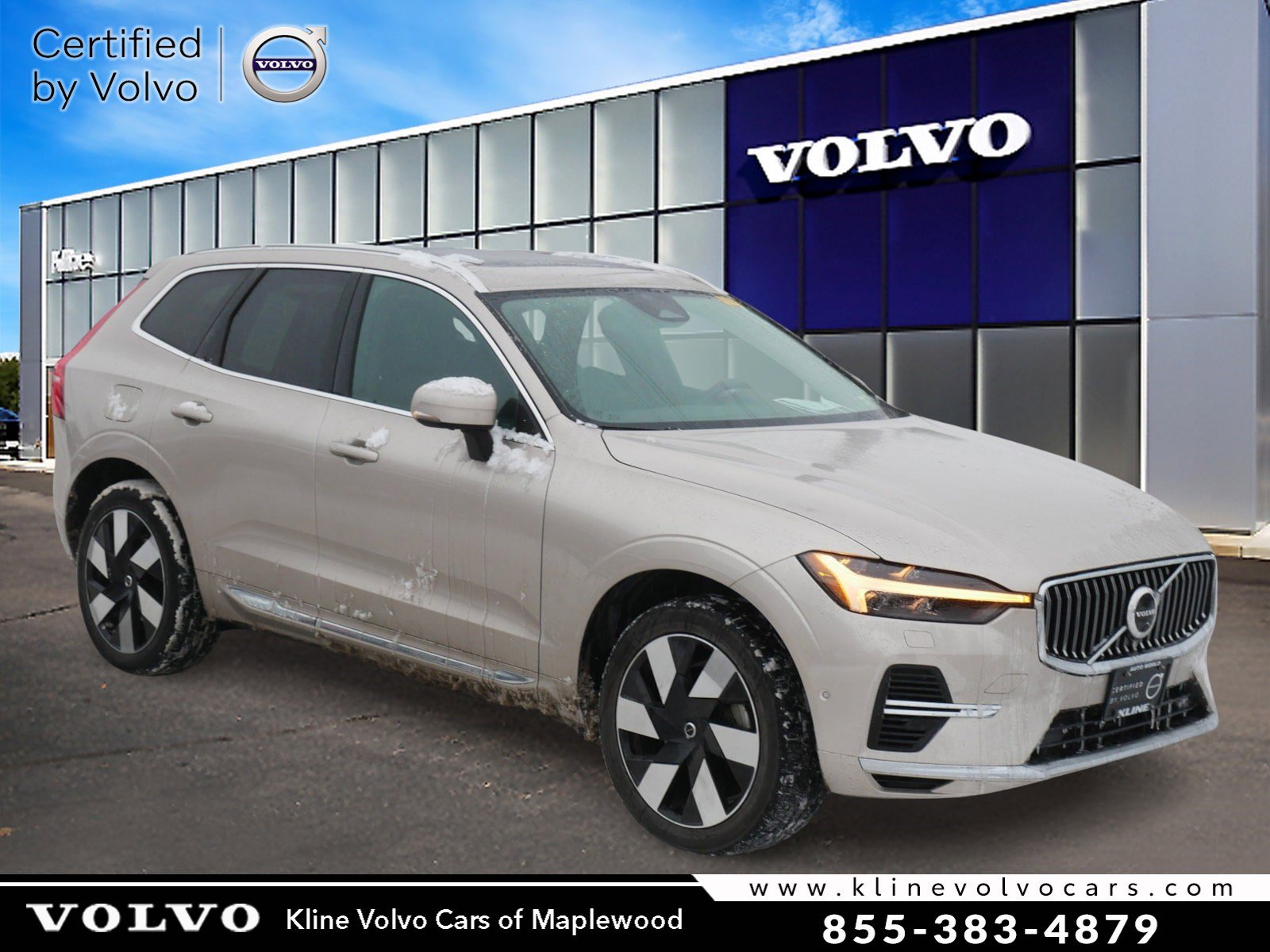2023 Volvo XC60 Plus's photo