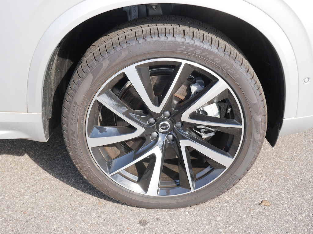 New 2025 Volvo XC90 plug-in hybrid T8 Ultra 6-Seater SUV