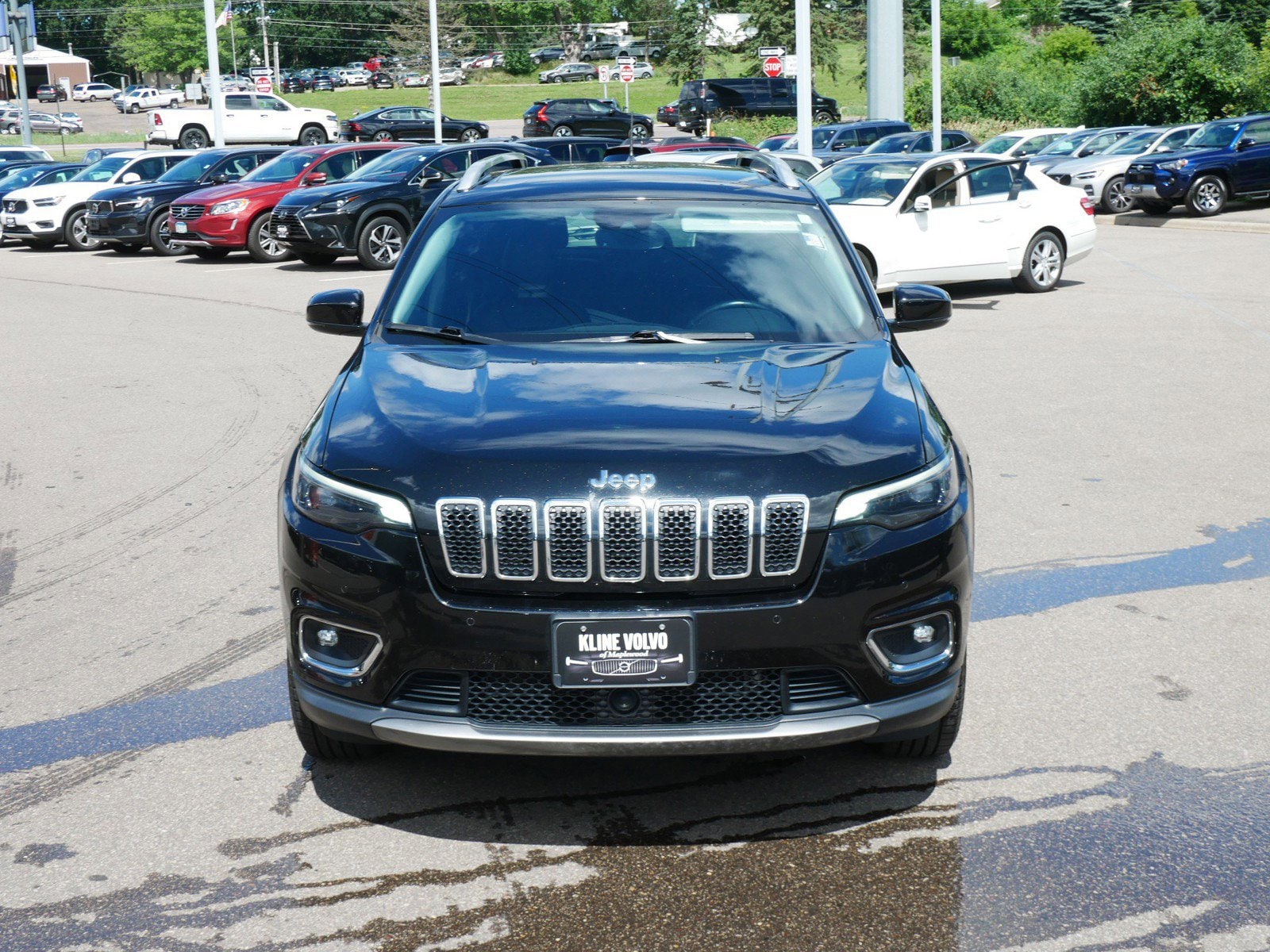 Used 2019 Jeep Cherokee Limited with VIN 1C4PJMDX8KD388620 for sale in Maplewood, Minnesota