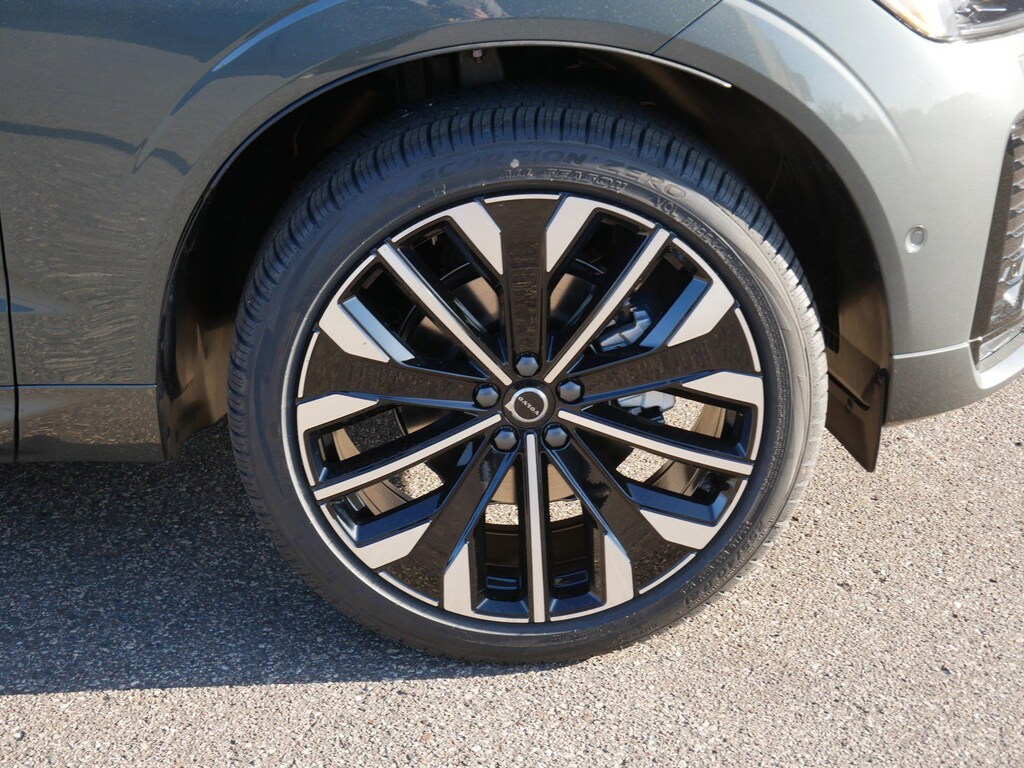 New 2026 Volvo XC60 B5 Ultra SUV