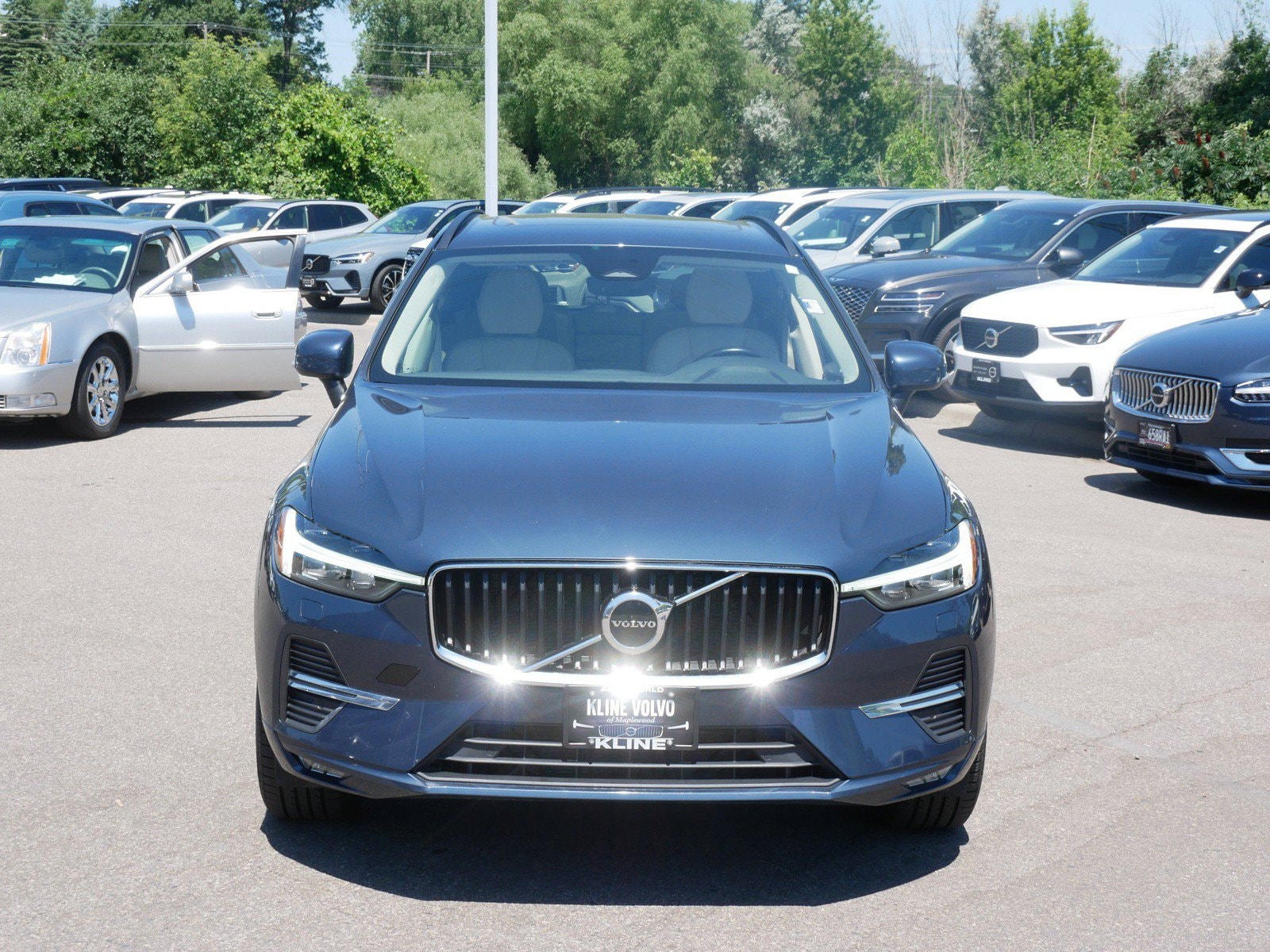 Used 2022 Volvo XC60 Momentum with VIN YV4L12RK3N1904823 for sale in Maplewood, Minnesota