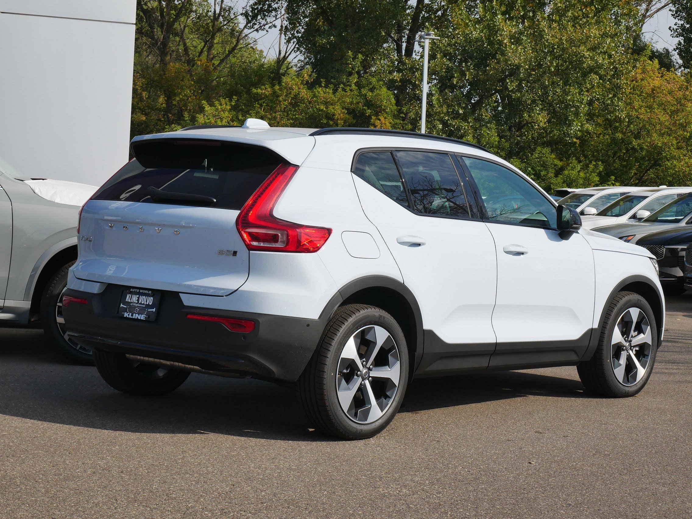 2026 Volvo XC40 Plus photo 2