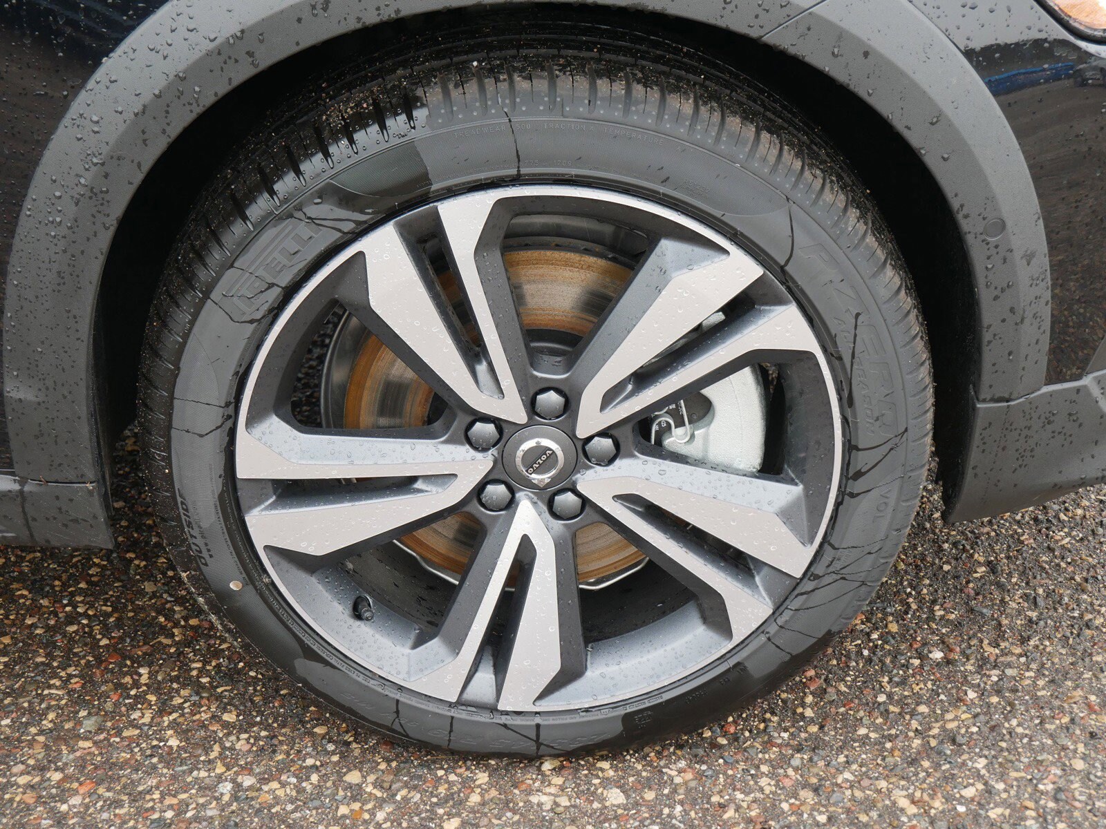 2025 Volvo V60 Cross Country B5 AWD Plus photo 2