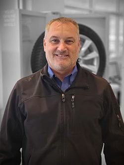 Staff member Bo Dunaski from ID_50fd4109fbbf