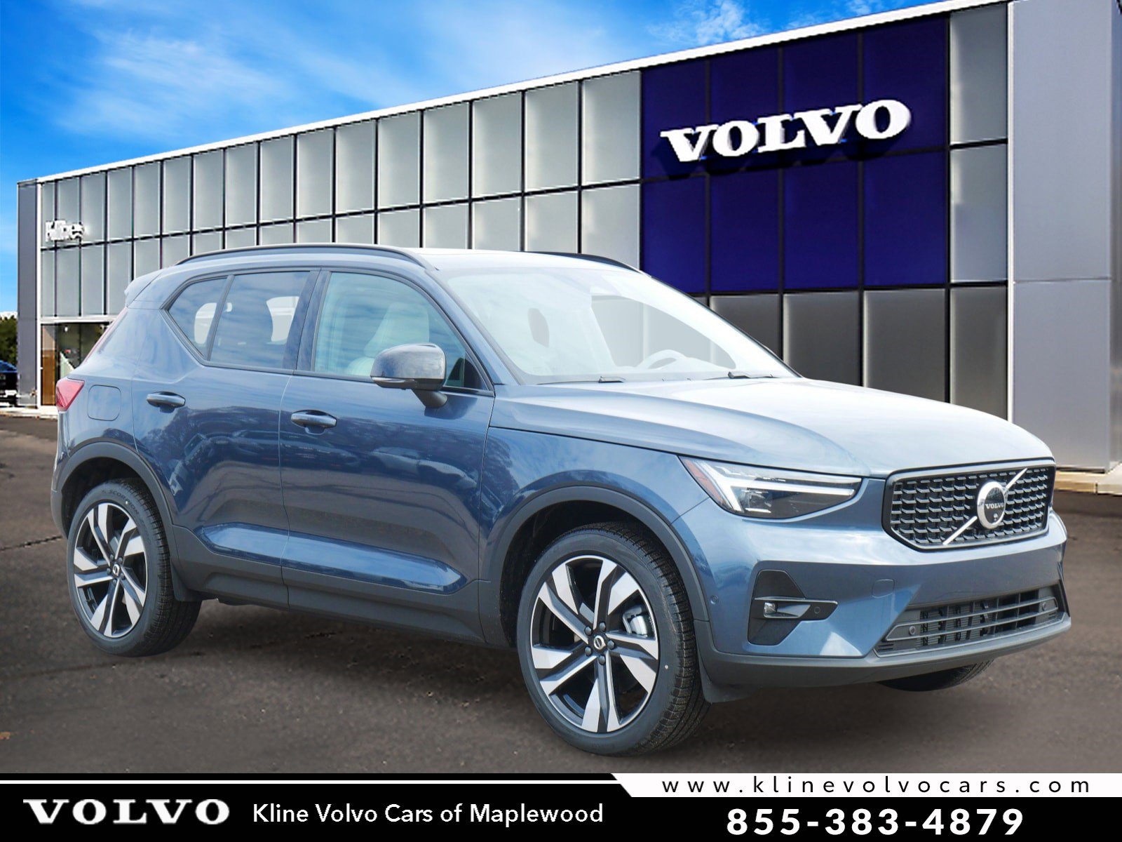 2026 Volvo XC40 B5 Plus Dark AWD's photo