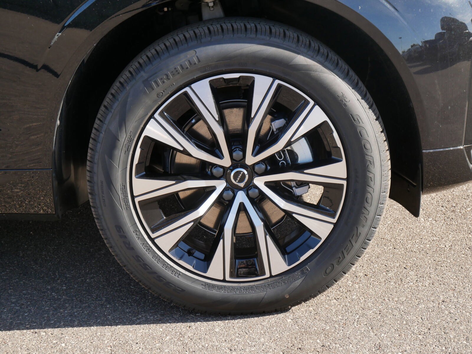 2025 Volvo XC60 B5 Core photo 4