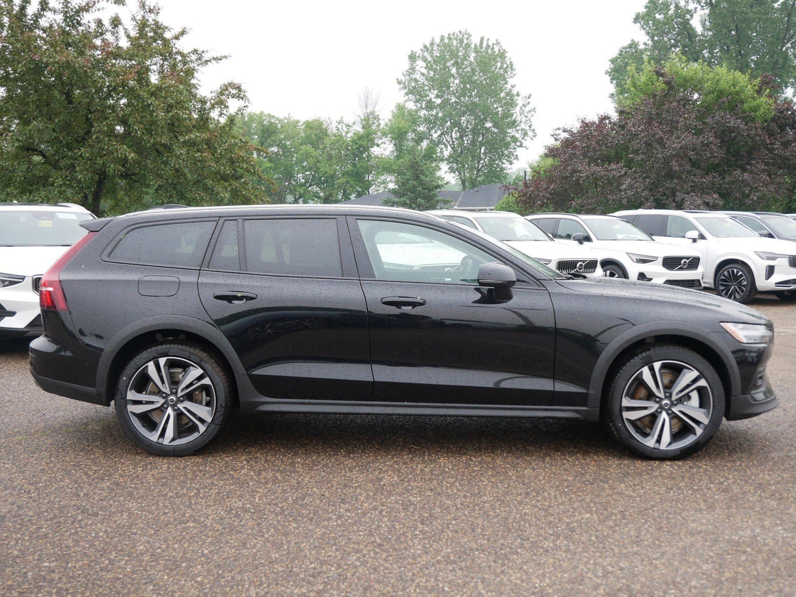 Used 2025 Volvo V60 Cross Country Plus with VIN YV4L12WK8S2148514 for sale in Maplewood, Minnesota