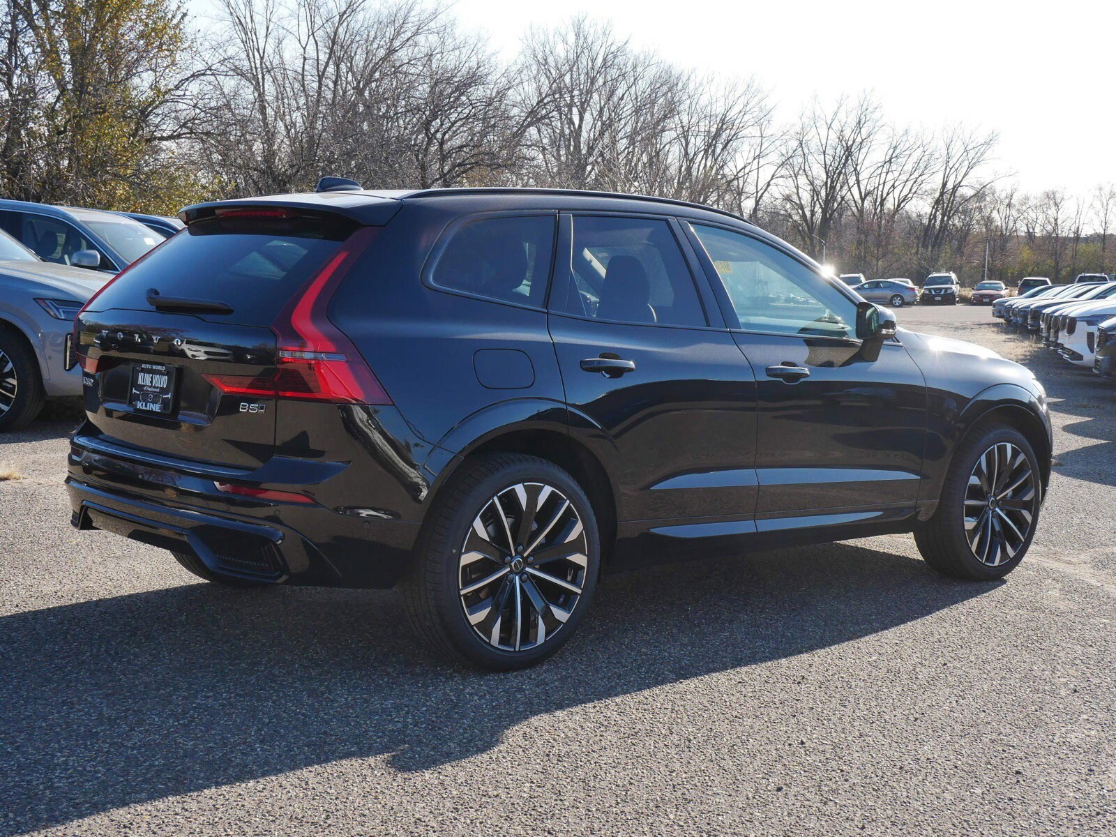 2026 Volvo XC60 B5 photo 3