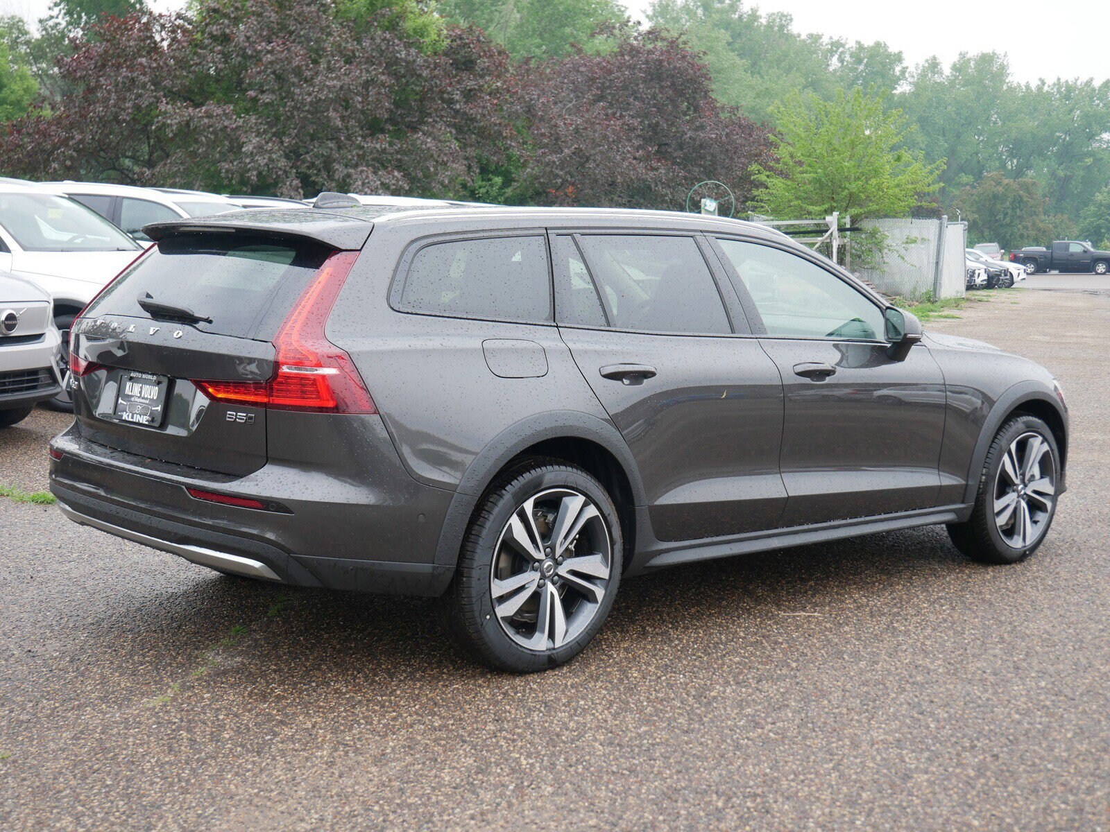 2025 Volvo V60 Cross Country B5 AWD Plus photo 3