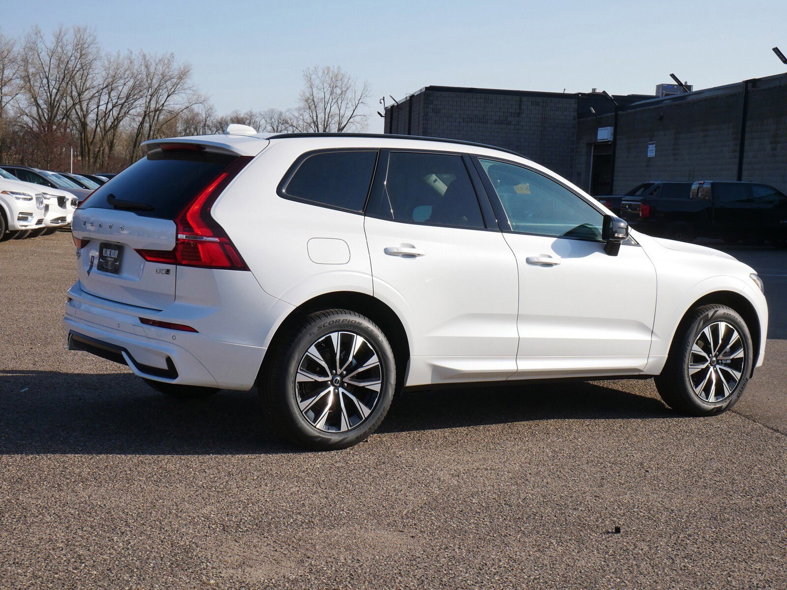 2025 Volvo XC60 B5 Core photo 3