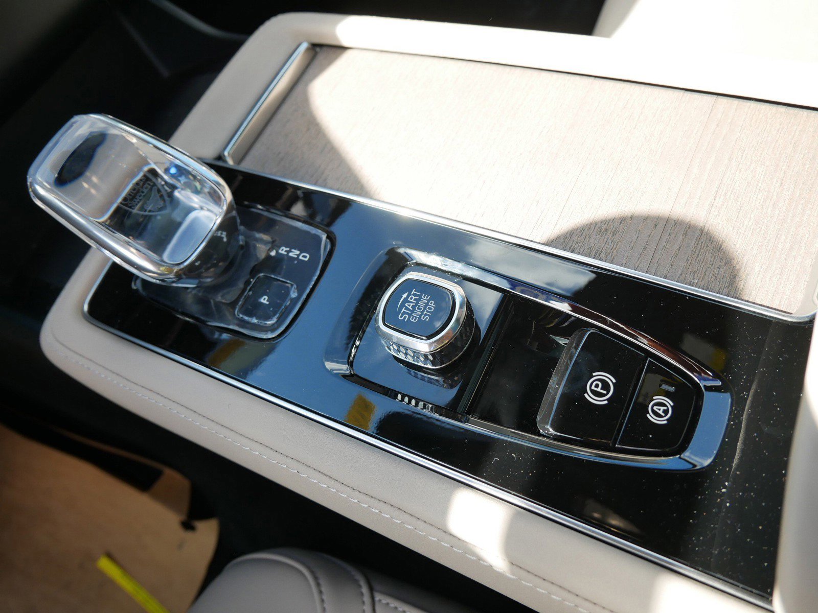 2026 Volvo XC90 Plus - Photo 9