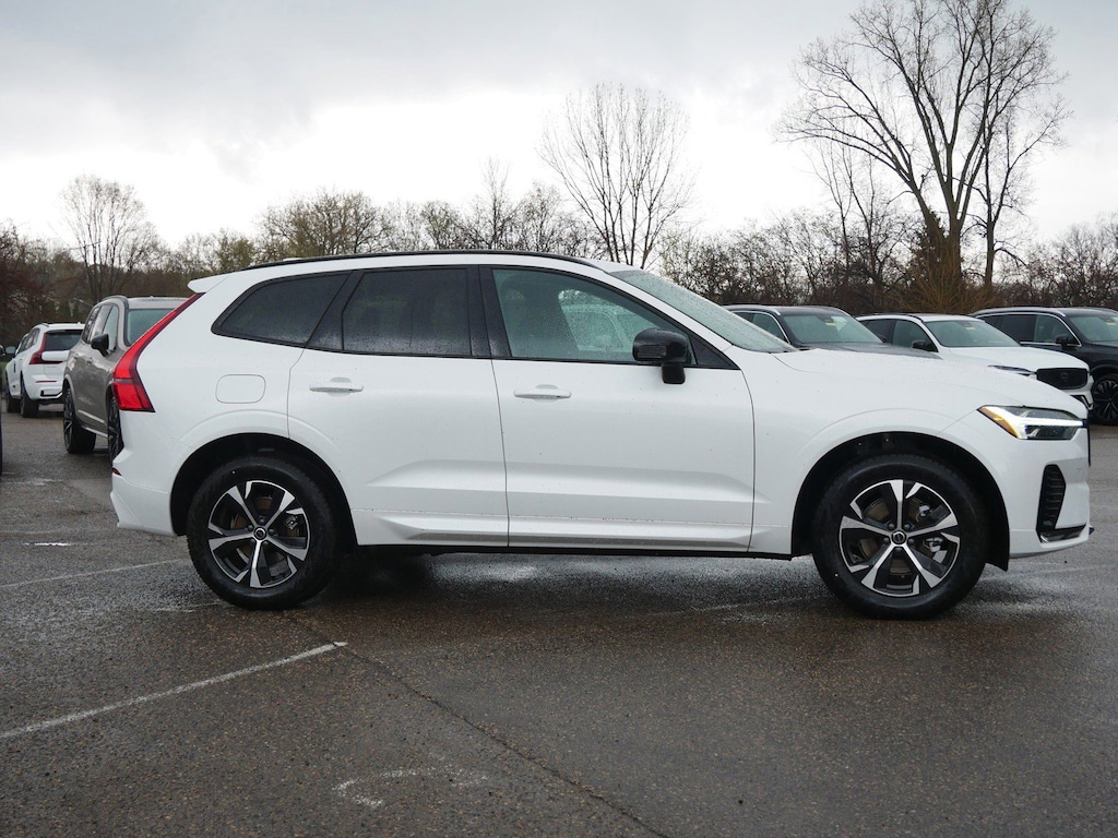 New 2026 Volvo XC60 B5 Core SUV