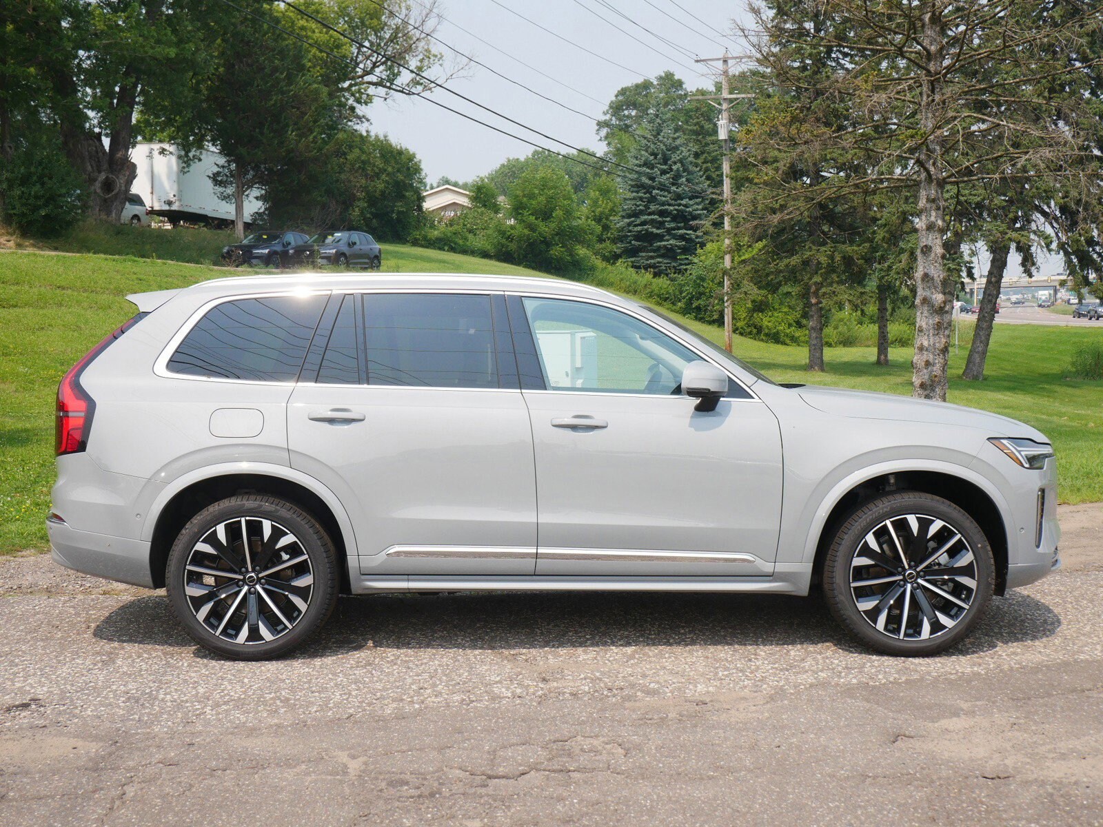 2025 Volvo XC90 photo 2