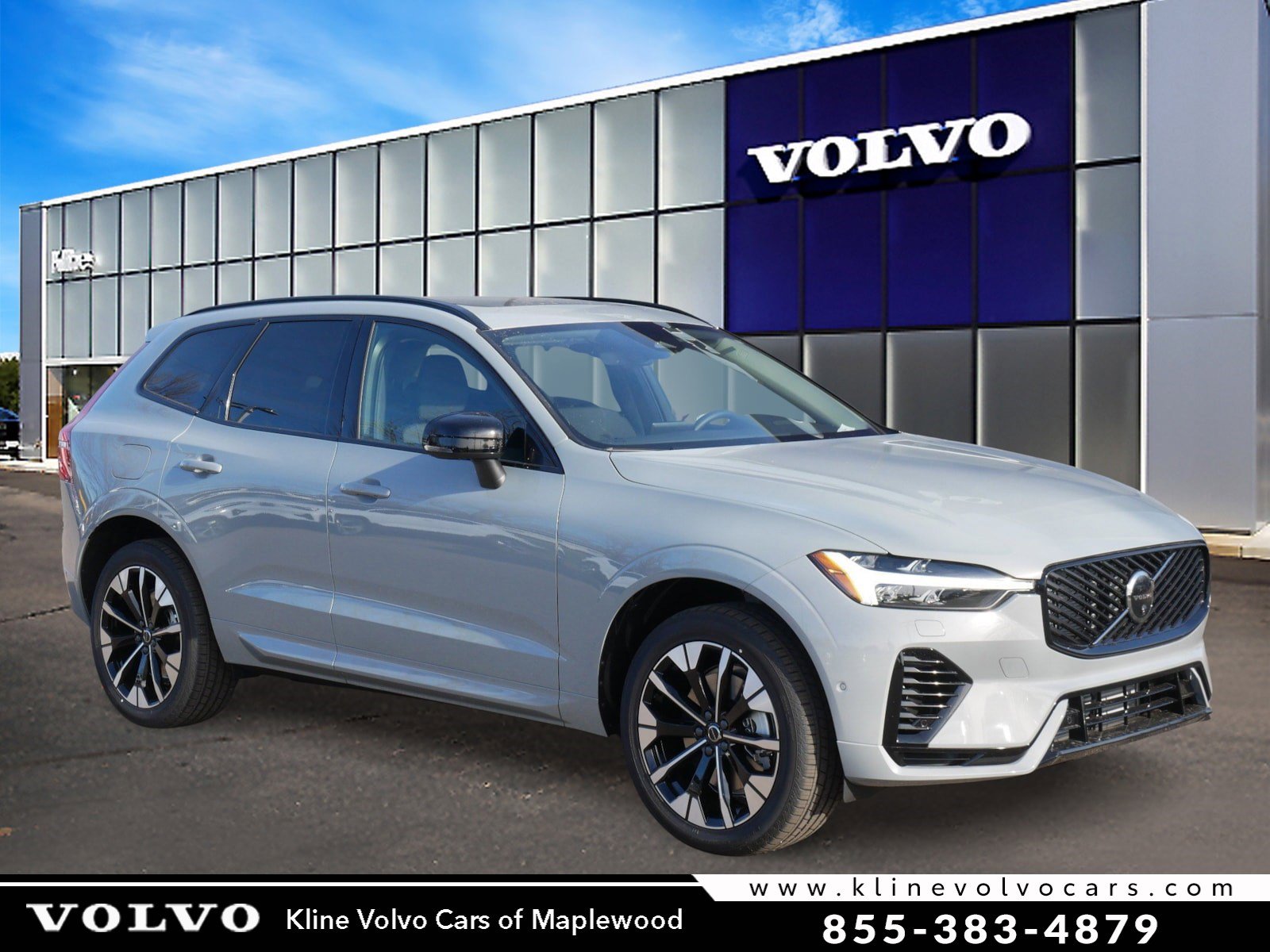 2026 Volvo XC60 Plus's photo
