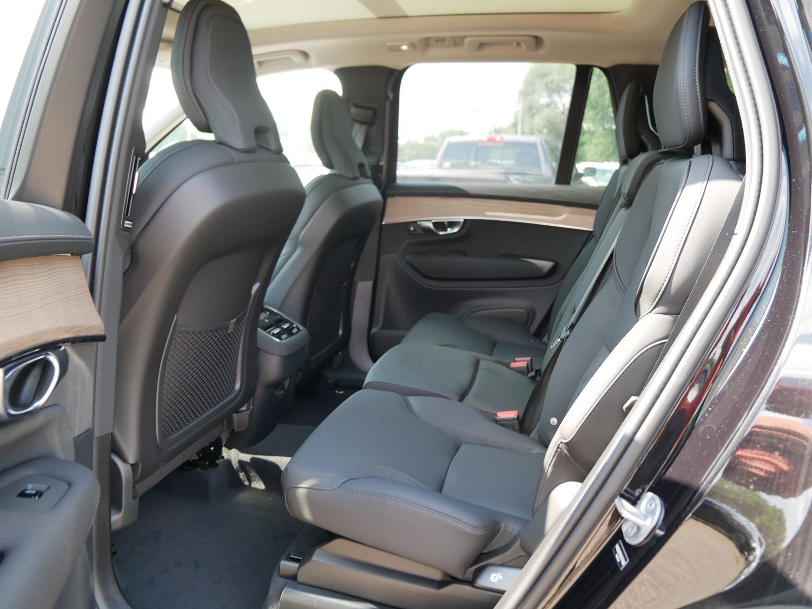 2025 Volvo XC90 Plus - Photo 6