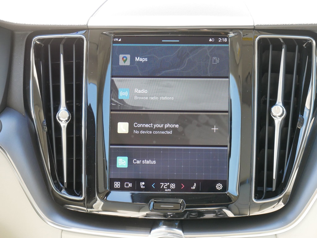 New 2025 Volvo XC60 B5 Plus SUV