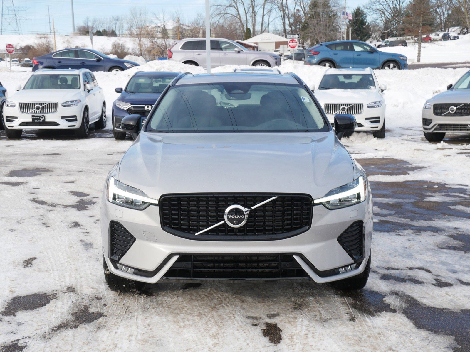 Used 2025 Volvo XC60 Plus with VIN YV4M12RC0S1176466 for sale in Maplewood, Minnesota