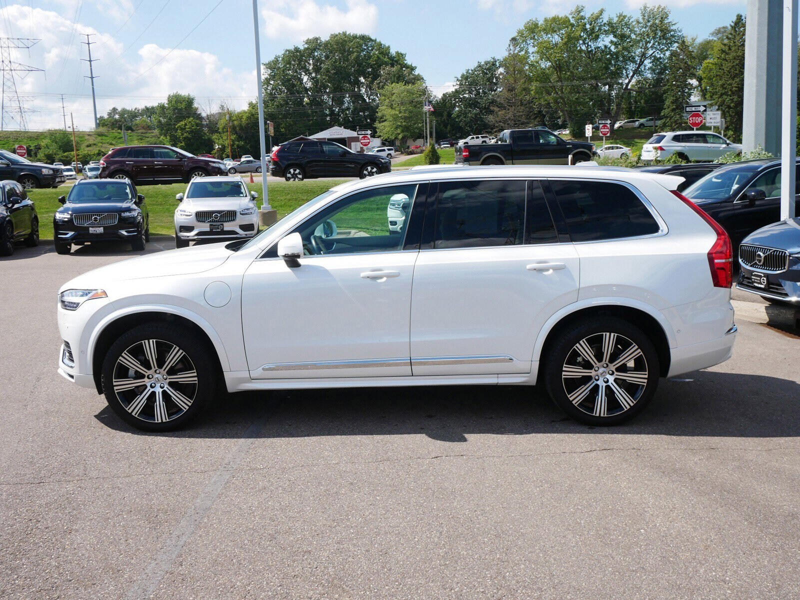 2024 Volvo XC90 Recharge T8 Plus photo 3