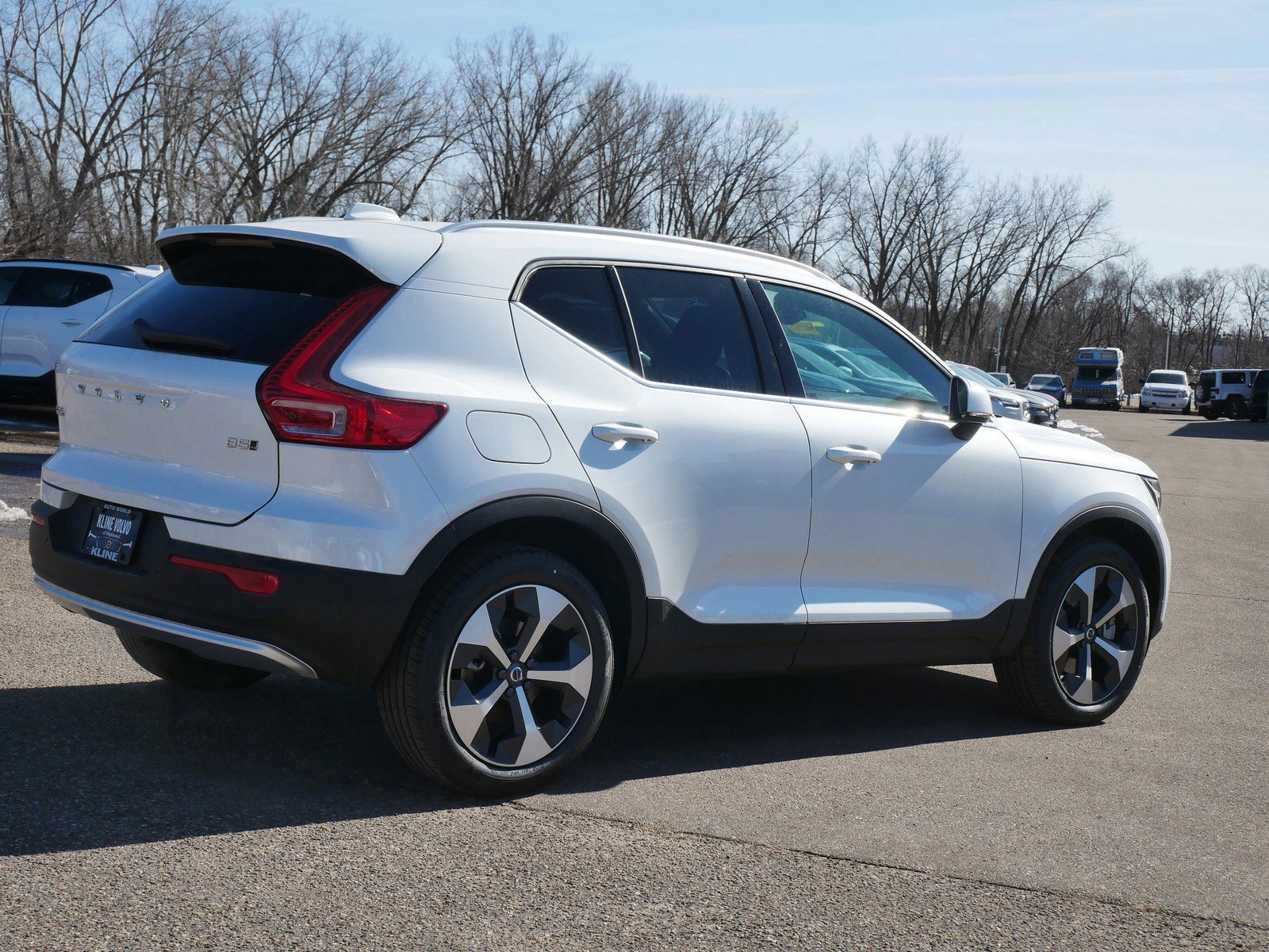 2025 Volvo XC40 Core photo 3