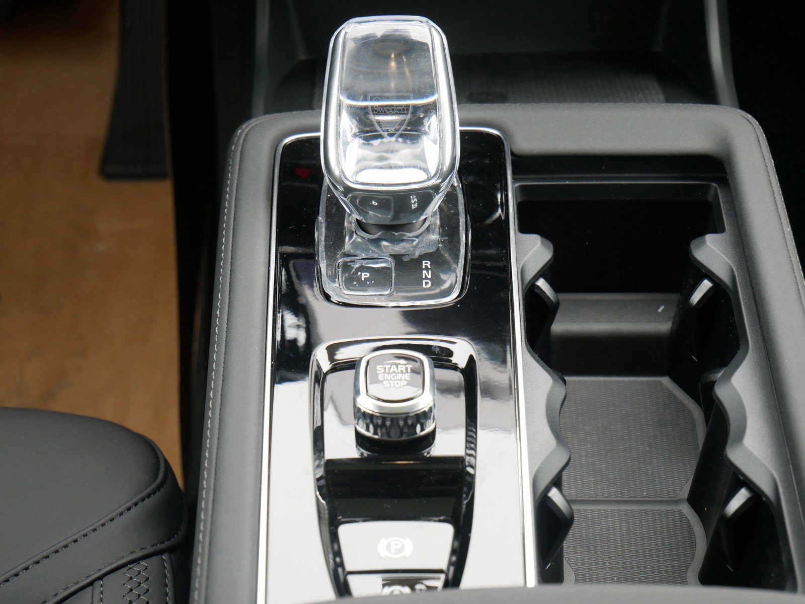 2025 Volvo XC90 Plus - Photo 9