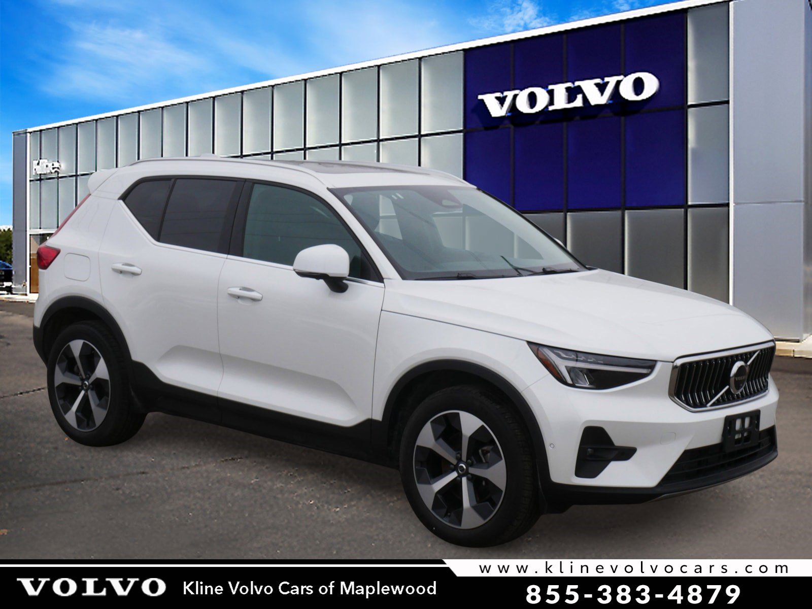 2025 Volvo XC40 B5 AWD Plus Bright Theme 