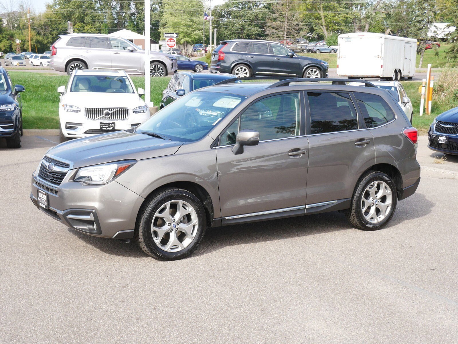 2017 Subaru Forester 2.5i Touring photo 2