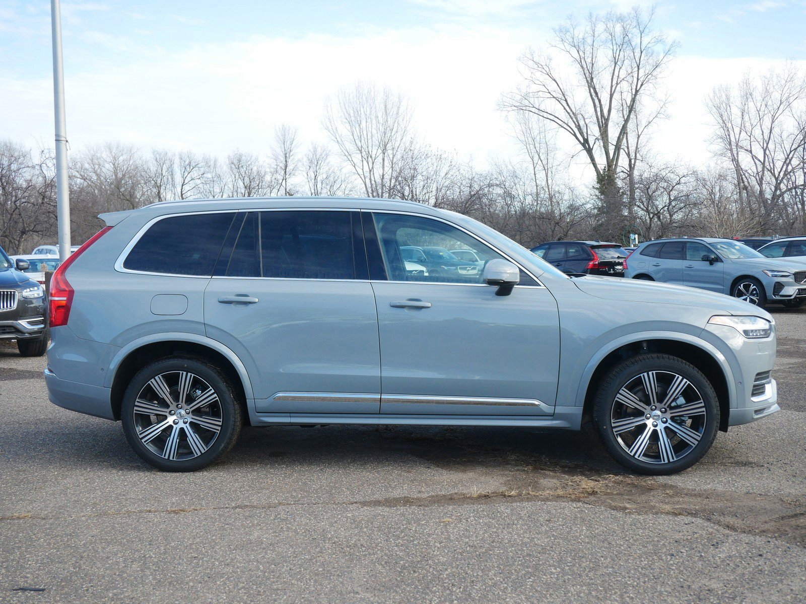 2025 Volvo XC90 photo 2