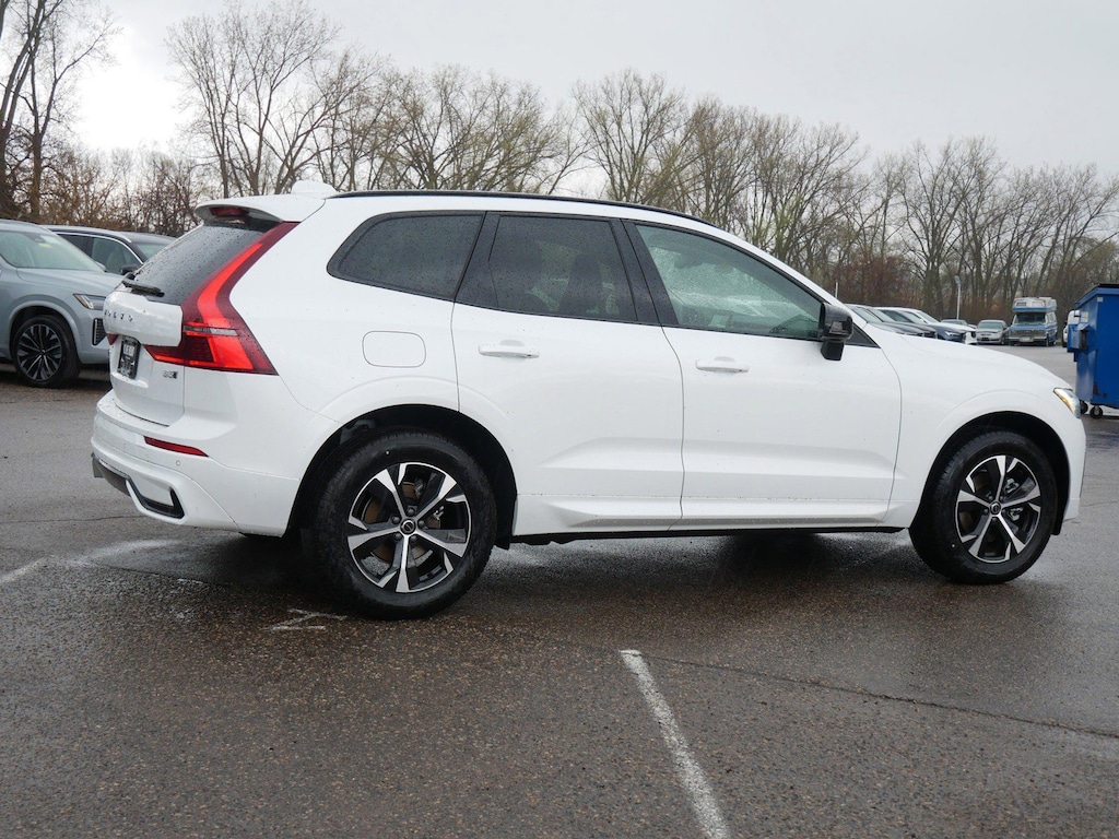 New 2026 Volvo XC60 B5 Core SUV