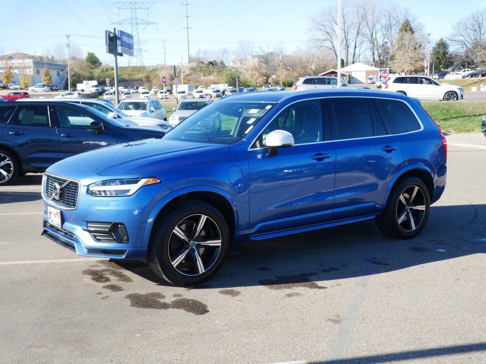 2017 Volvo XC90 T8 R-Design photo 2