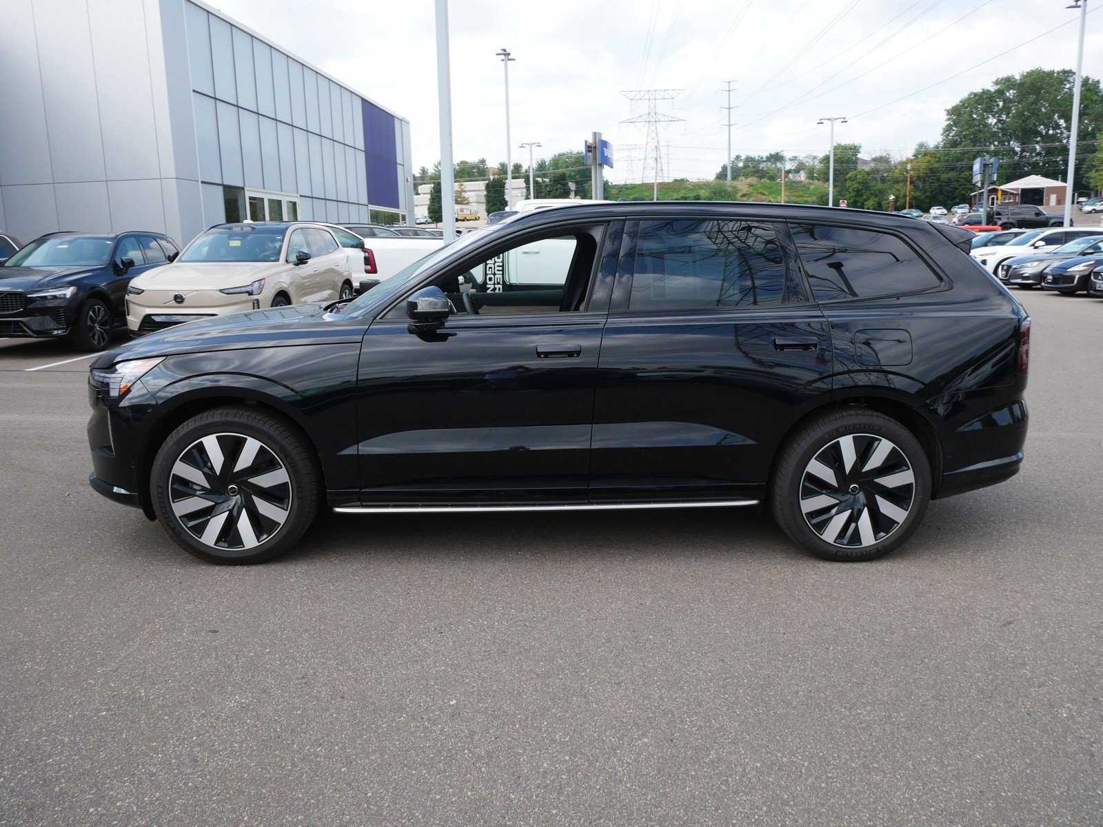 2025 Volvo EX90 Twin Motor Performance Ultra photo 4